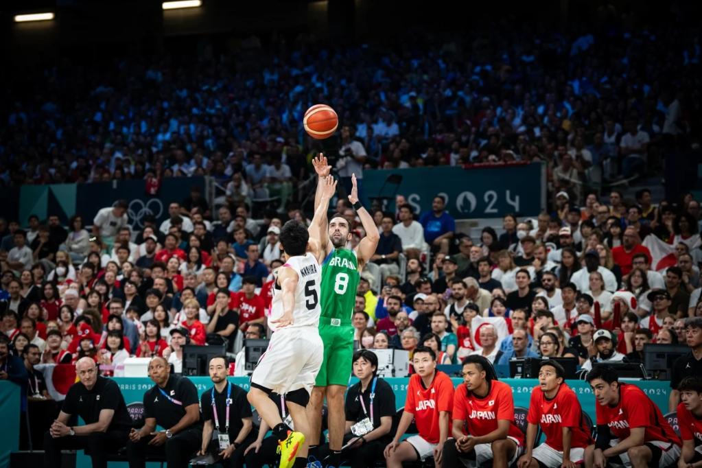 世体：巴萨查出约500起球迷倒卖对阵法兰克福门票的案件（世体：巴萨查获近500起球迷转售对法兰克福之战门票事件）