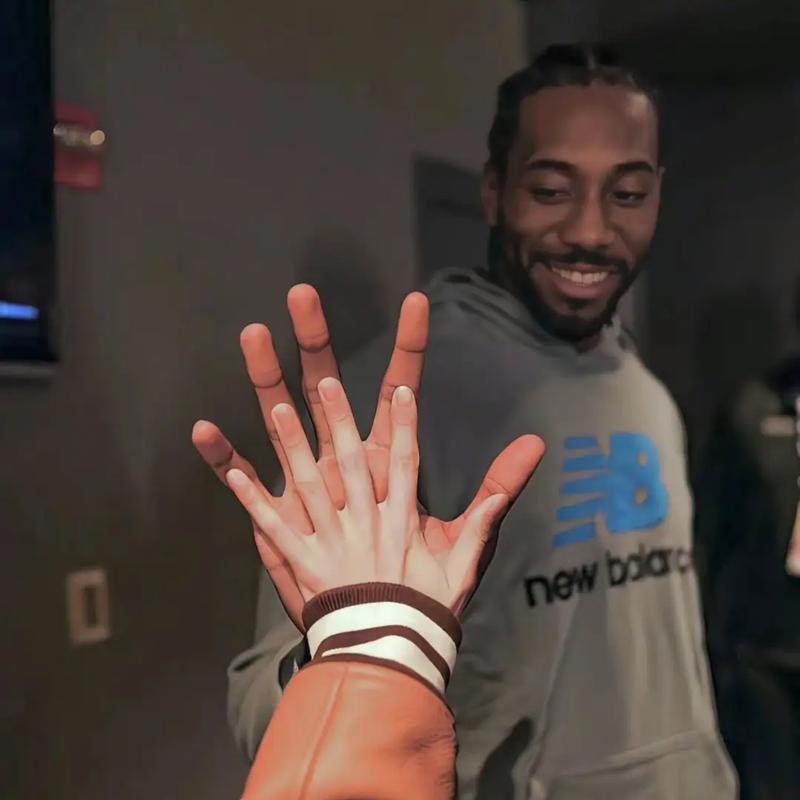 英媒：里沙利松愿意重返埃弗顿，埃弗顿尚未决定是否签回他（英媒：里沙利松有意回归埃弗顿，俱乐部仍未做出回购决定）