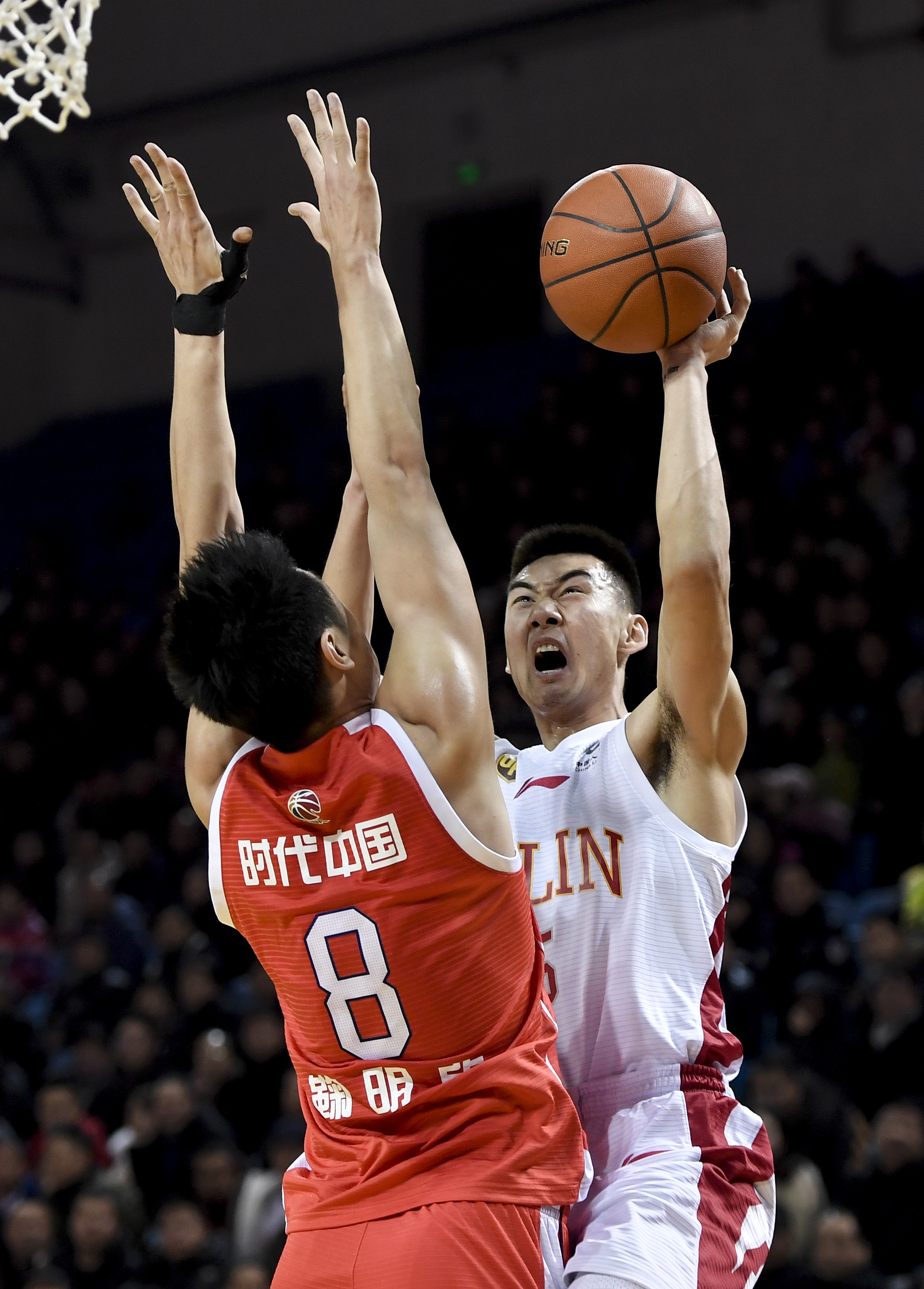 追梦：鉴于字母哥所做的一切，雄鹿应该助他前往能争冠的队伍（追梦认为：鉴于字母哥的贡献，雄鹿应助其加盟冲冠球队）